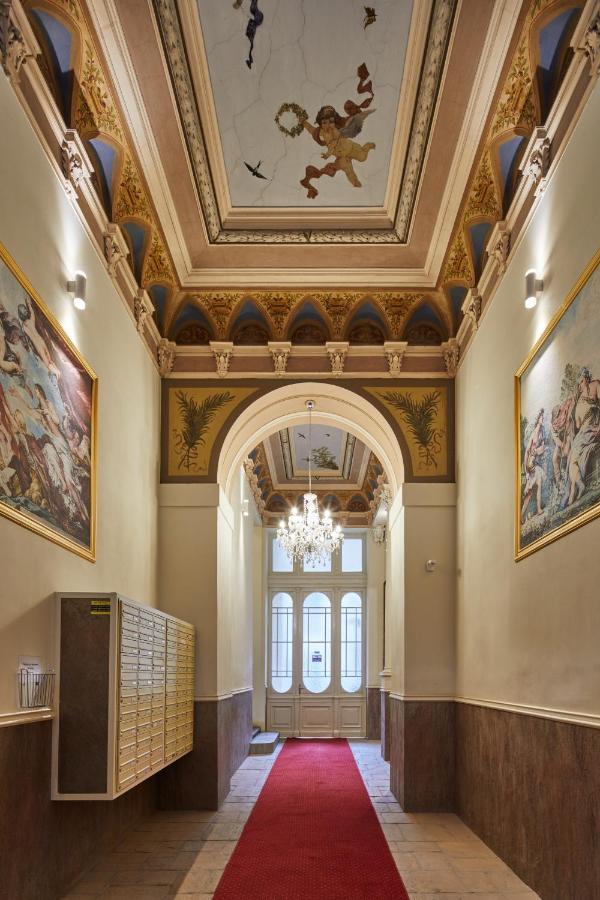 Bright Apartment In New Town By Prague Days エクステリア 写真